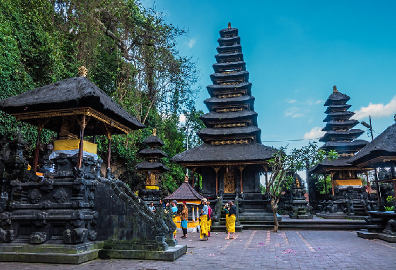 visit goa lawah temple