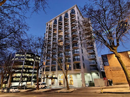 Amora Hotel Auckland - Exterior View