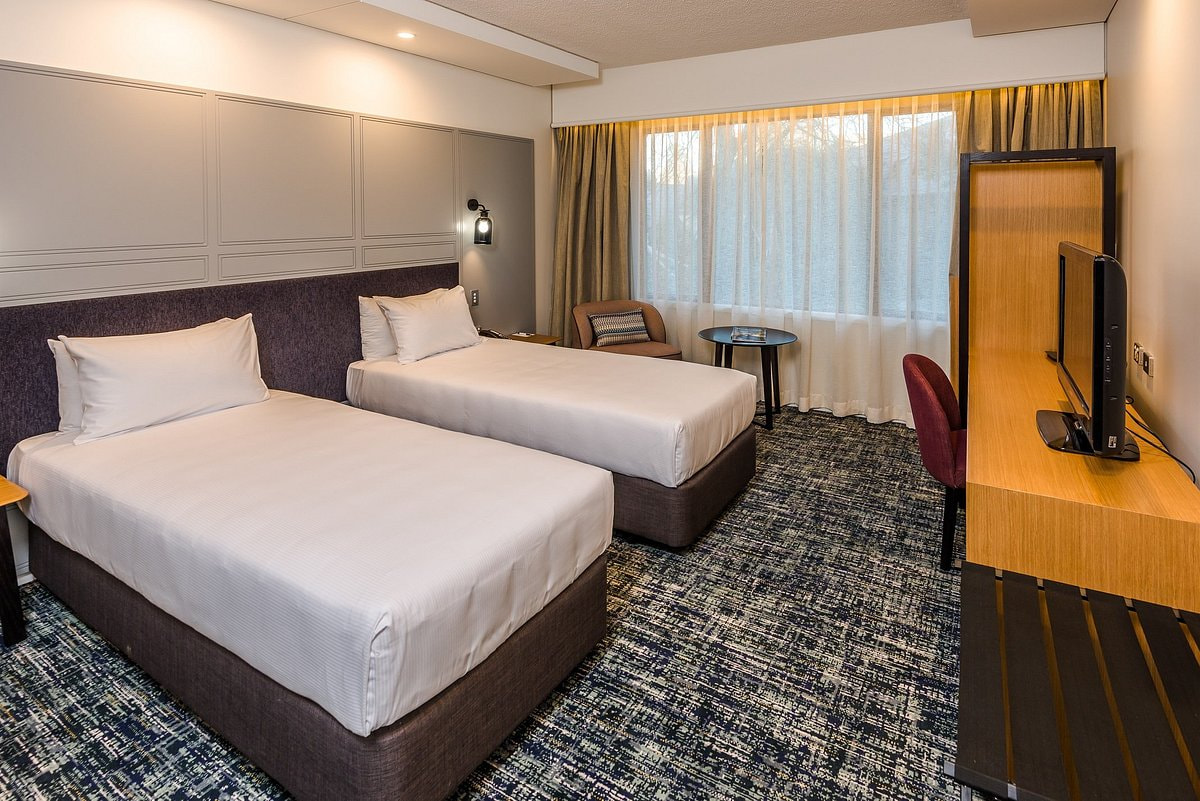 Chateau on the Park - Twin Guest Room