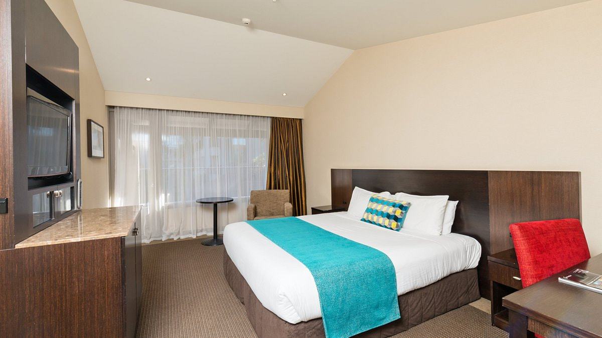 Copthorne Hotel and Resort Queenstown Lakefront Room