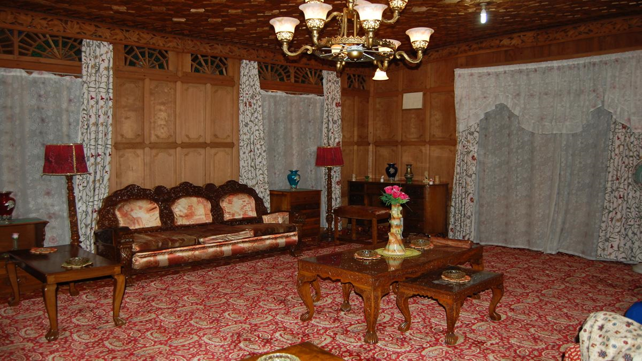 Dastan Premium Houseboat