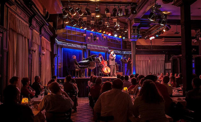 Dinner and Tango Show at El Querandi 2