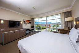 DoubleTree by Hilton Cairns Standard Room