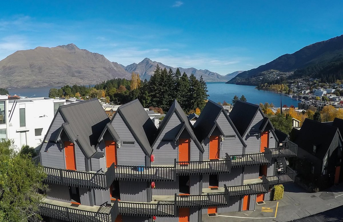 Heartland Hotel Queenstown Exterior View