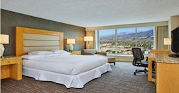 Hilton Los Angeles North/Glendale & Executive Meeting Room