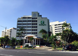 Holiday Inn Cairns Harbourside Exterior View