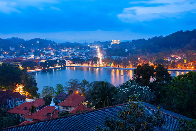 Kandy Lake 2