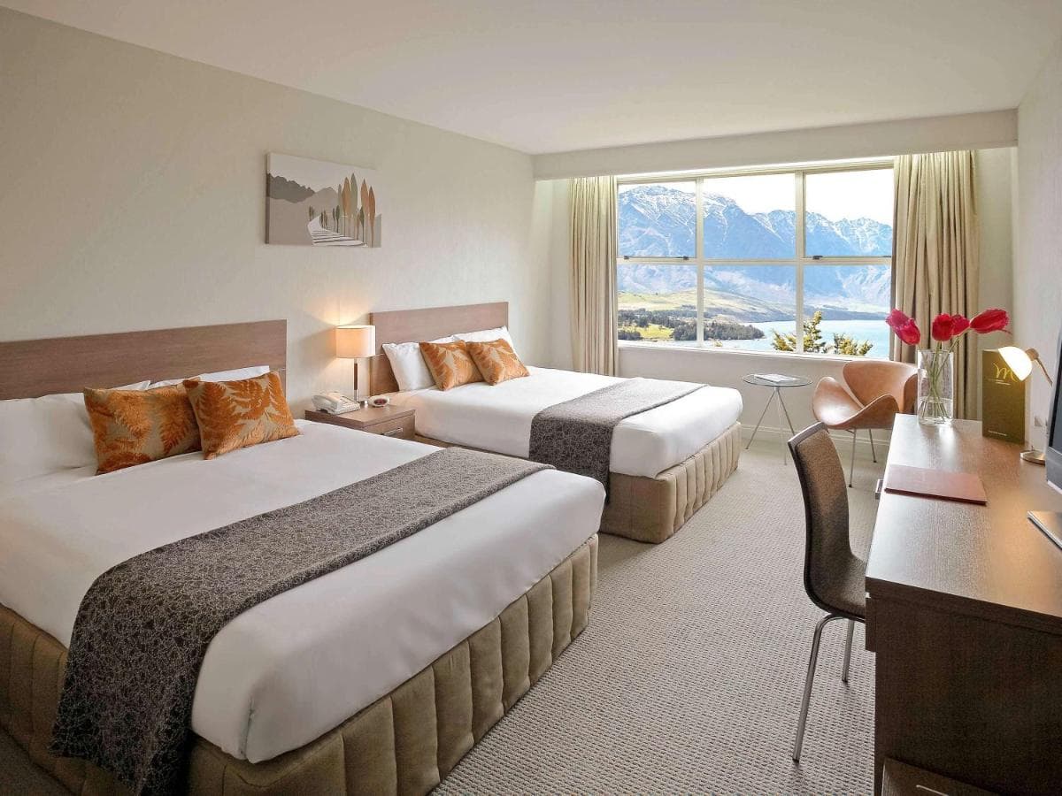 Mercure Queenstown Resort Lake View Room
