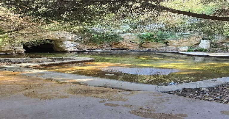 Peninsula Hot Springs1