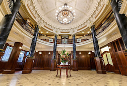 Rendezvous Grand Hotel Lobby