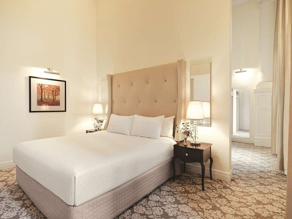 Rendezvous Grand Hotel Room