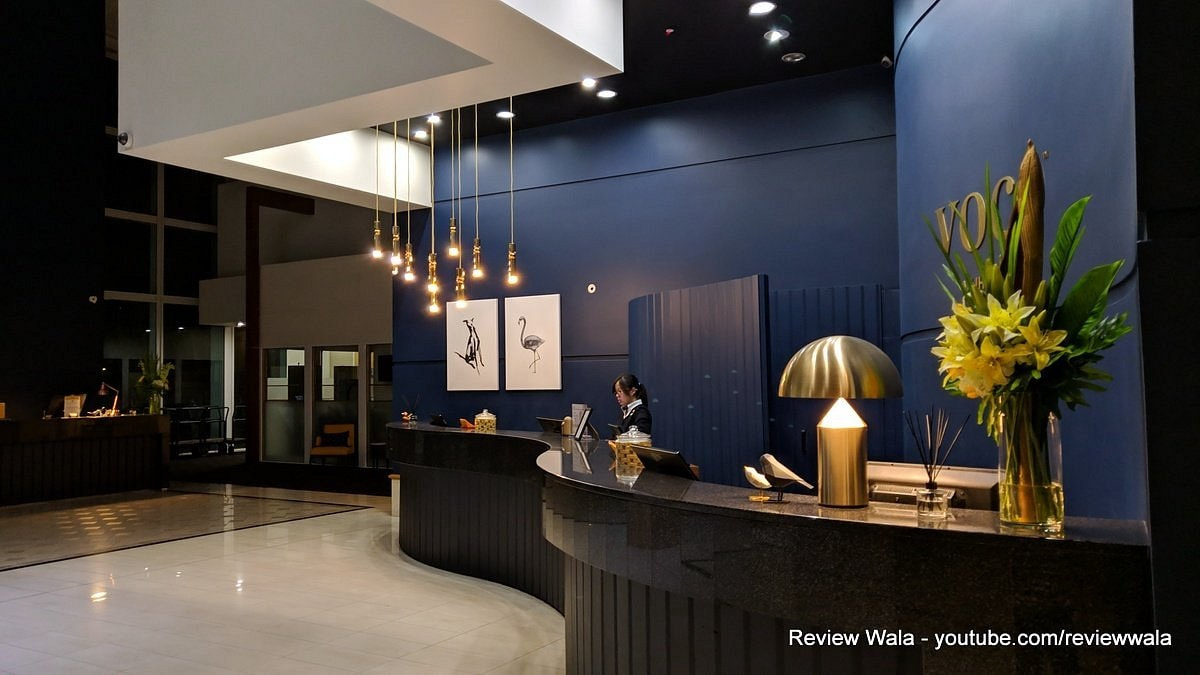 Voco Gold Cost Lobby