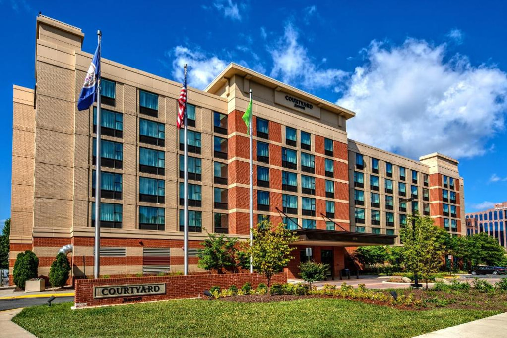 Courtyard By Marriott Dulles Airport Exterior View