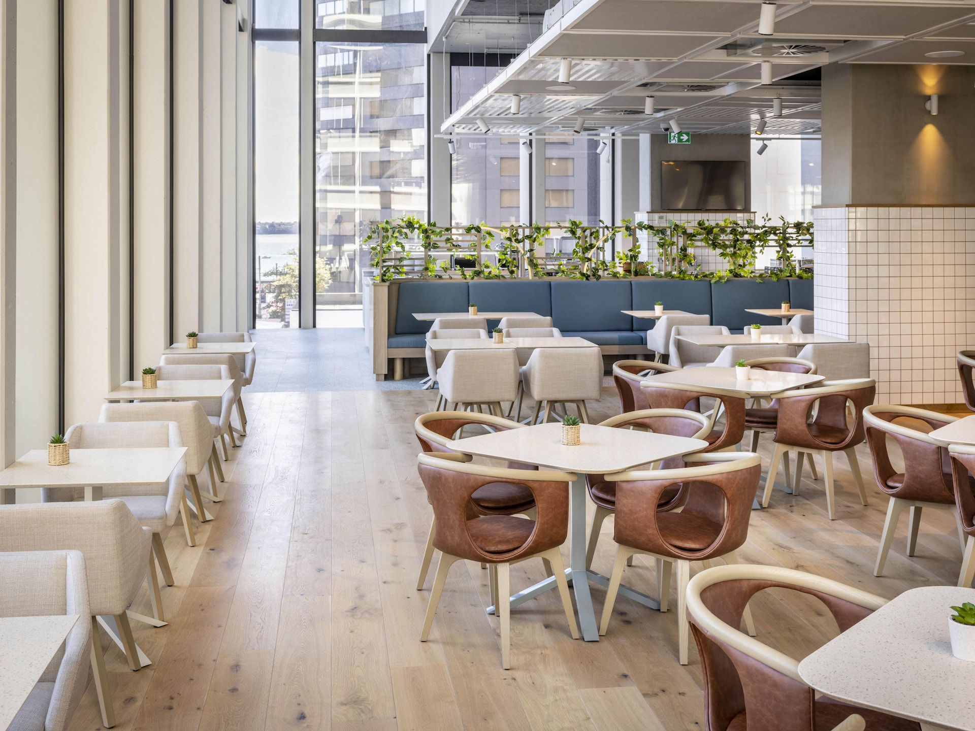 Holiday Inn Express Auckland Restaurant