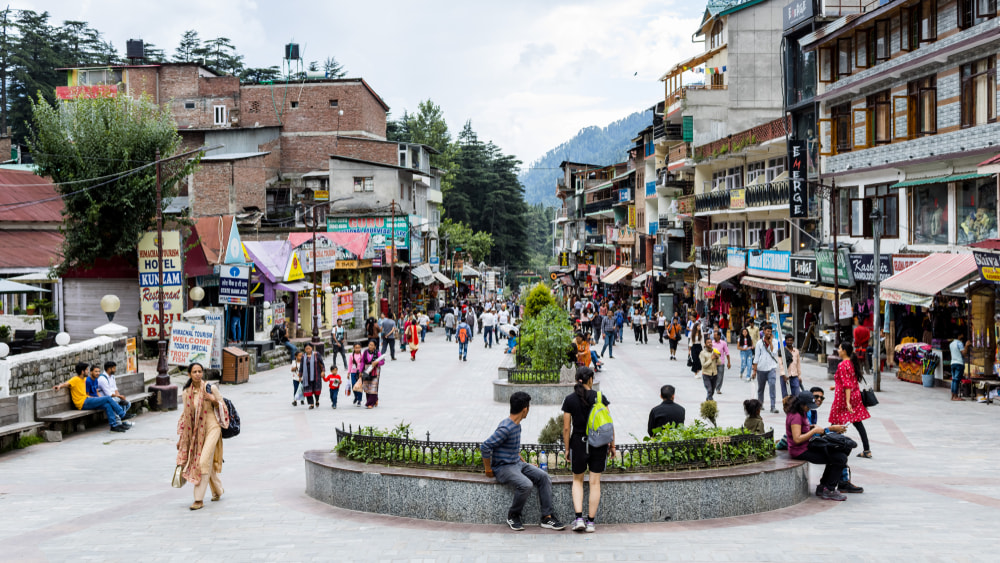 Manali Main Street Main Mall Road