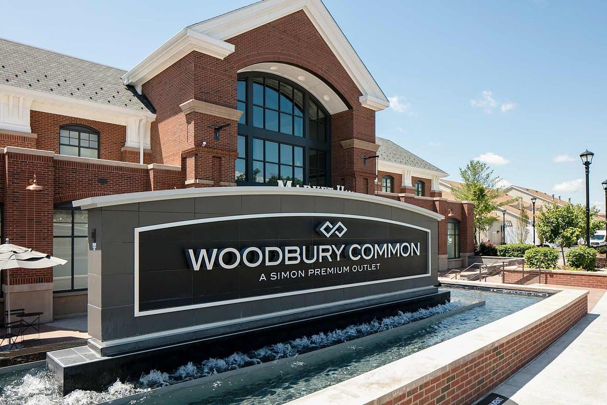 Woodbury Common Premium Outlets Shopping