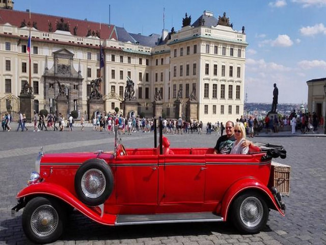 Enjoy vintage car tour - 1