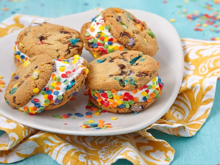 Taste Sugar Sandwich At Cream