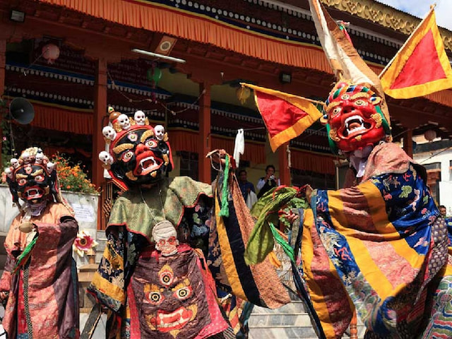 Watch-Cultural-Performances-At-Festival-Ground-1