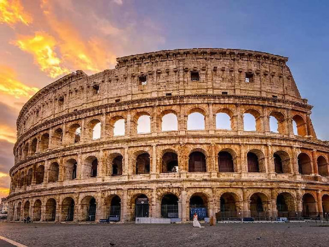 Stroll across beautiful Rome